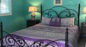 Captiva Island Cottage - Daisy Cottage - 1 Bedroom Queen Bed