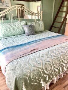 Image-Captiva-Island-1-Bedroom-Cottage-Periwinkle-King-Bed