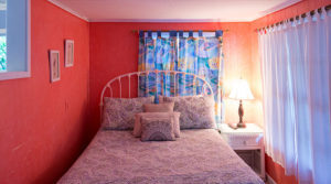 Mimosa Cottage Queen Bed