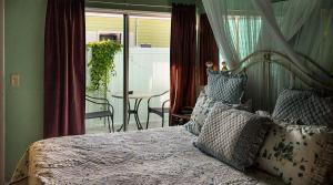 Periwinkle Loft Queen Private Deck
