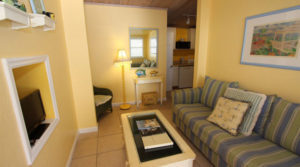 Captiva Island Cottages - 1-Bedroom Sunflower Cottage - Cottage Living Room