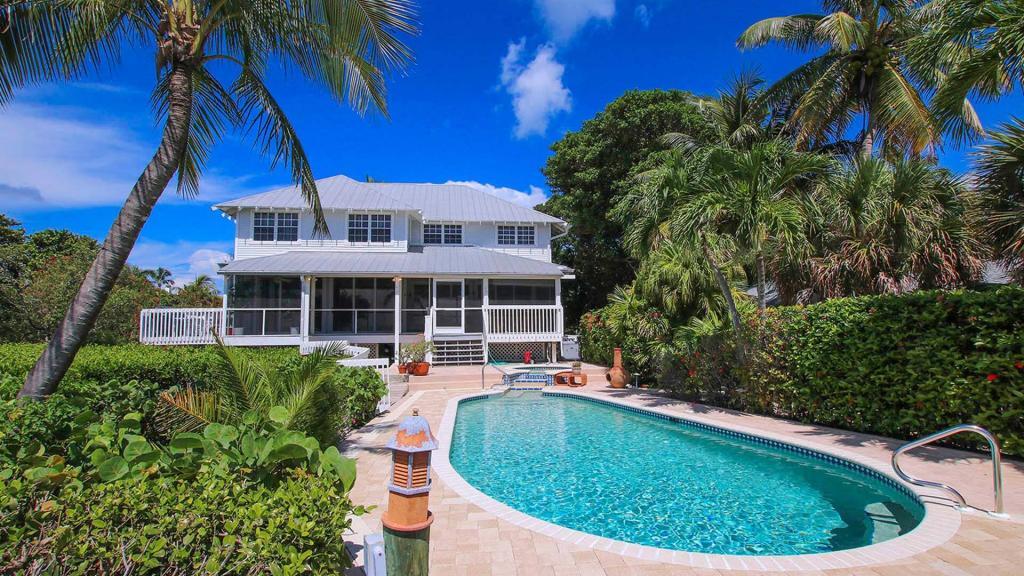 Harbour House Vacation Home Rental Pool View