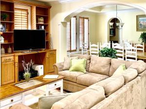 image-Captiva-Island-3-Bedroom-Villa-Den-facing-dining-room