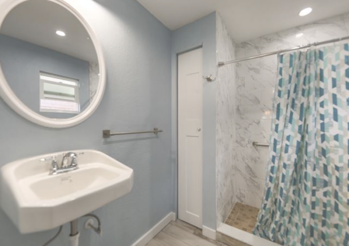 Captiva Island Hotel - ADA Bathroom with Walk-in Shower - 2-Bedroom Gardenia Villa