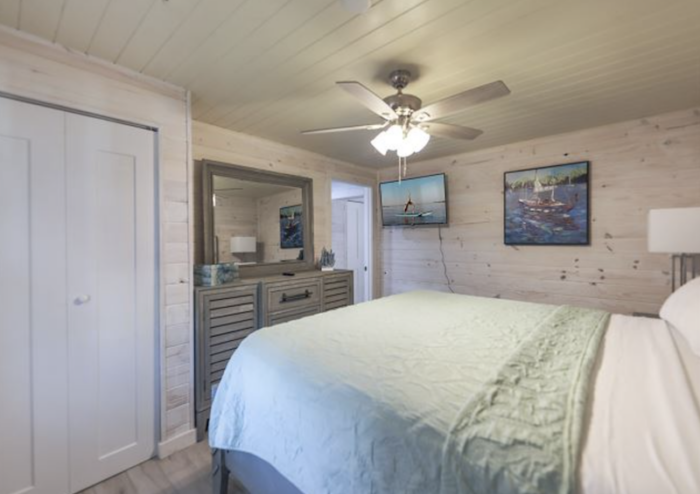 Captiva Island Hotel - King Guest Bedroom with Smart TV - 2-Bedroom Gardenia Villa