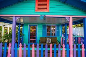 Bird of Paradise Cottage Exterior View | Captiva Island Inn Rental