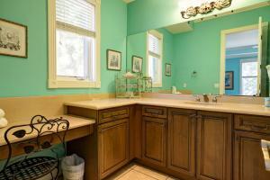 Celebration House Second Floor Samantha's Room Bathroom | Captiva Island Inn Rental