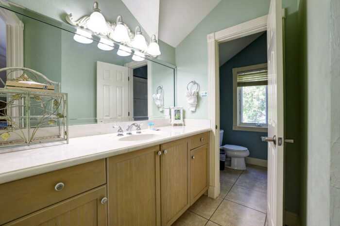 Captiva Island Hotel - Penthouse Suite Bedroom Bathroom