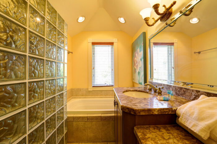 Captiva Island Hotel - Penthouse Suite Master Bedroom Bathroom