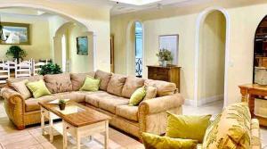 image-Captiva-Island-Inn-3_bedroom-Villa-700x389
