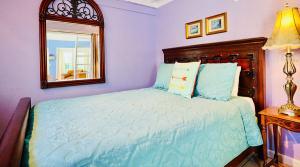 Iris Villa Bedroom 2 | Captiva Island Inn